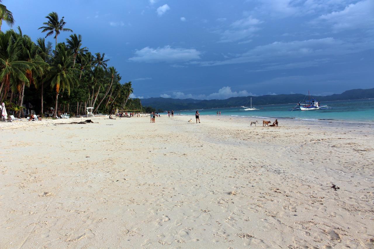 Blue Coral Boracay 3* Manoc-Manoc